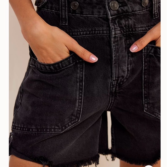 Free People Black Palmer mid rise shorts - Picture 4 of 9